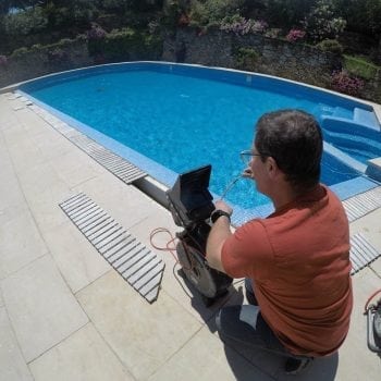 Utilisation d'une caméra d'inspection RIDGID pour la recherche de fuites piscines par France Fuites à Perpignan 66