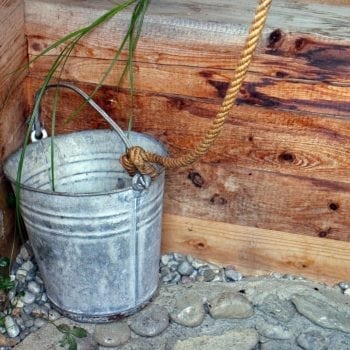 Recherche de fuite piscine avec le test du seau par France Fuites, expert dans la recherche et réparation de fuite piscine sur Perpignan et ses alentours